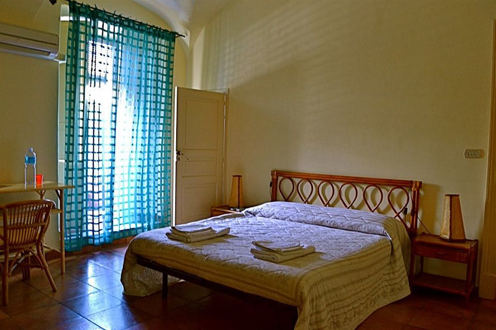 Ivana B&B CTA Exterior foto